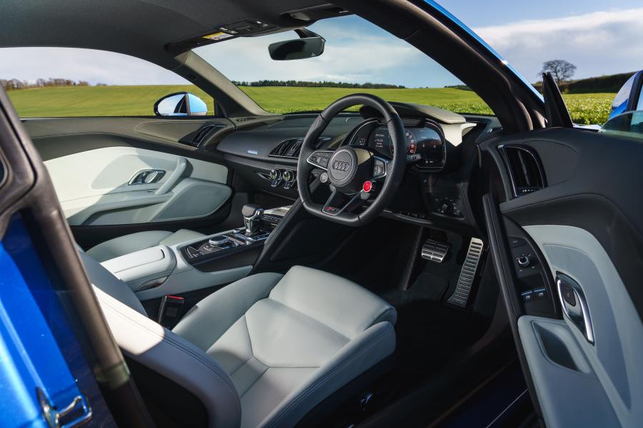Интерьер Audi R8 V10 2019 года  (UK) (фото 77 из 79)